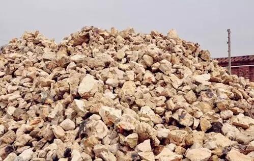 三種耐火熟料（鋁礬土砂、焦寶石砂、煤矸石砂）